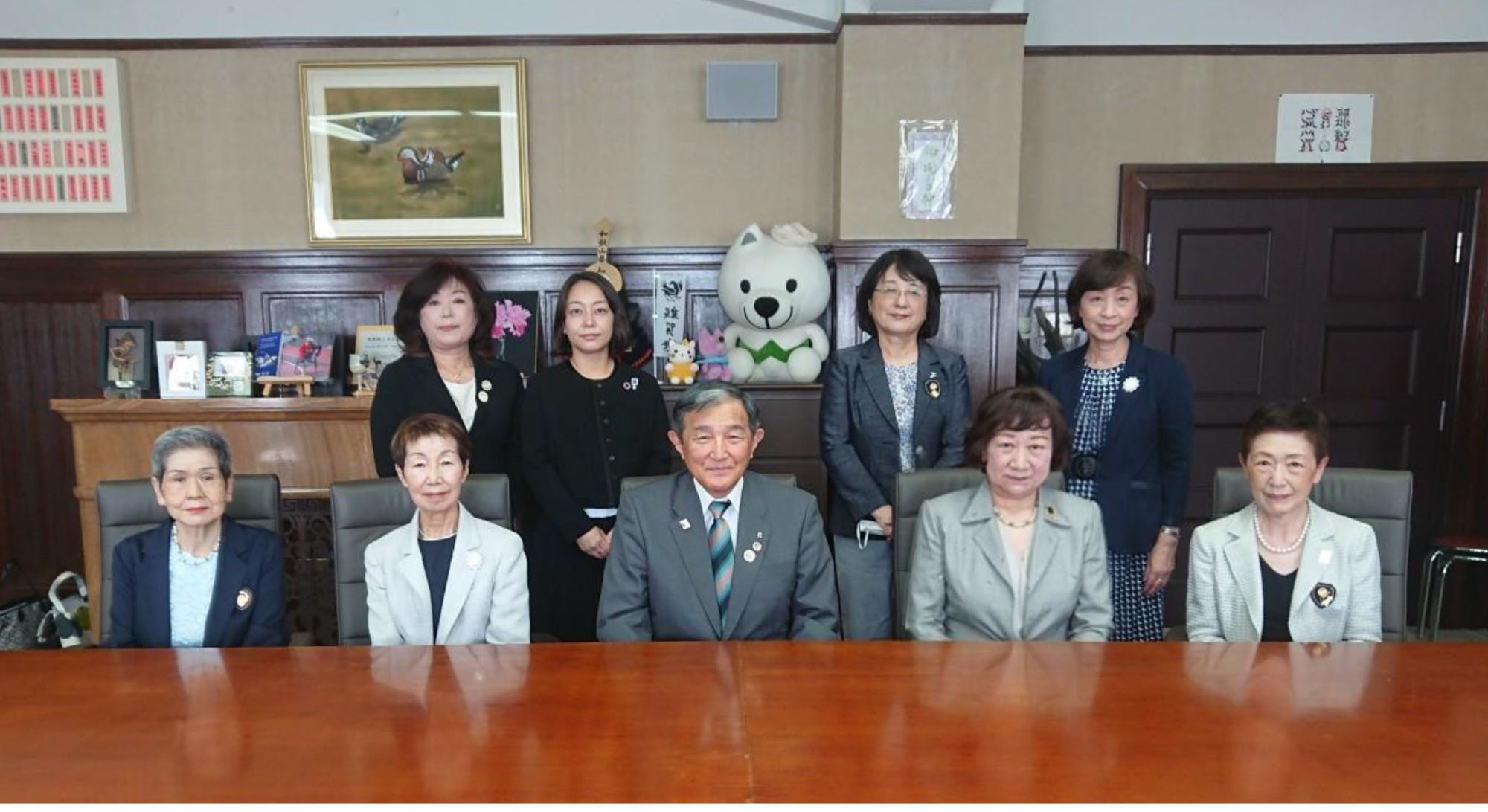 知事表敬訪問集合写真.jpg2000.jpg